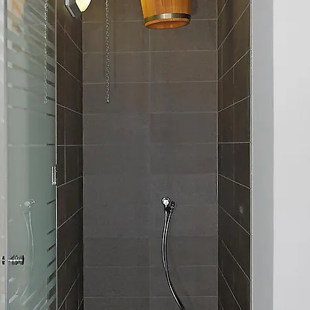 아파트 Sleeps 8 Wifi 로이커바드